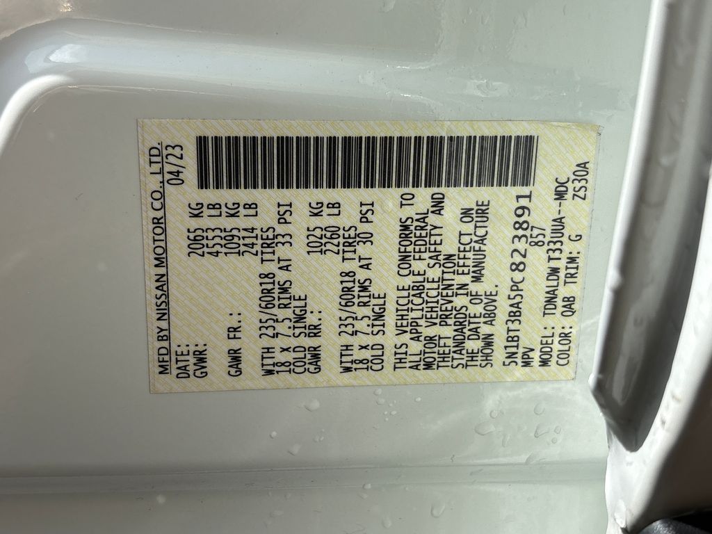 Used 2023 White Nissan SV image 31