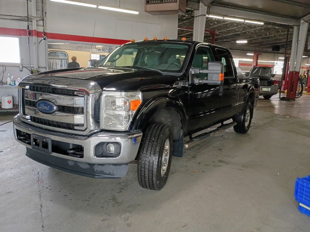 Black 2016 Ford F-250 Super Duty XLT Crew Cab 4WD Pickup Truck Four-Wheel Drive 6-Speed Automatic
