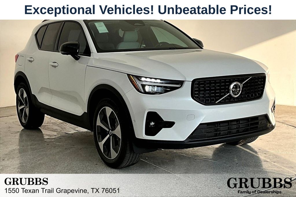 Crystal White 2026 Volvo XC40 SUV / Crossover All-Wheel Drive Automatic