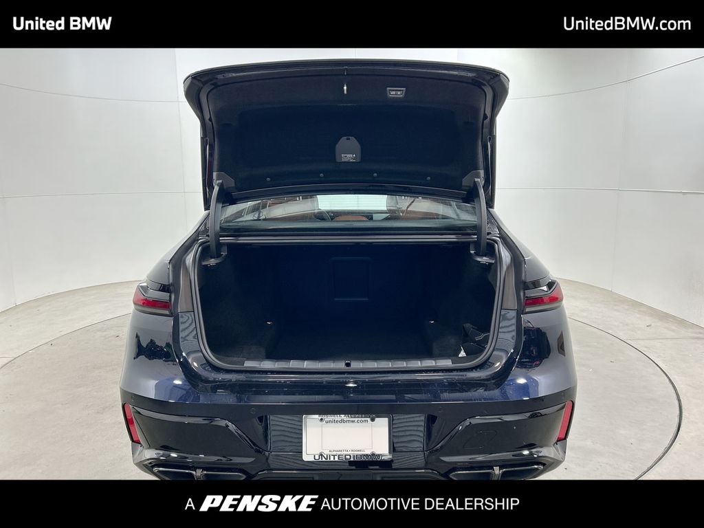 Thumbnail: 2025 BMW 7 Series - 22