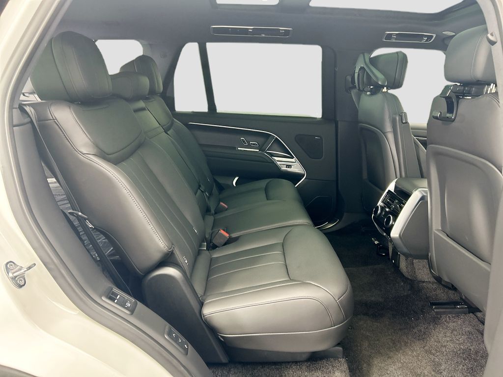 Thumbnail: 2026 Land Rover Range Rover - 22