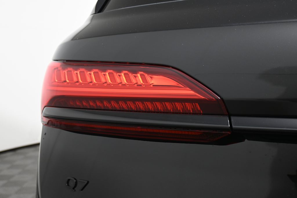 Thumbnail: 2026 Audi Q7 - 12