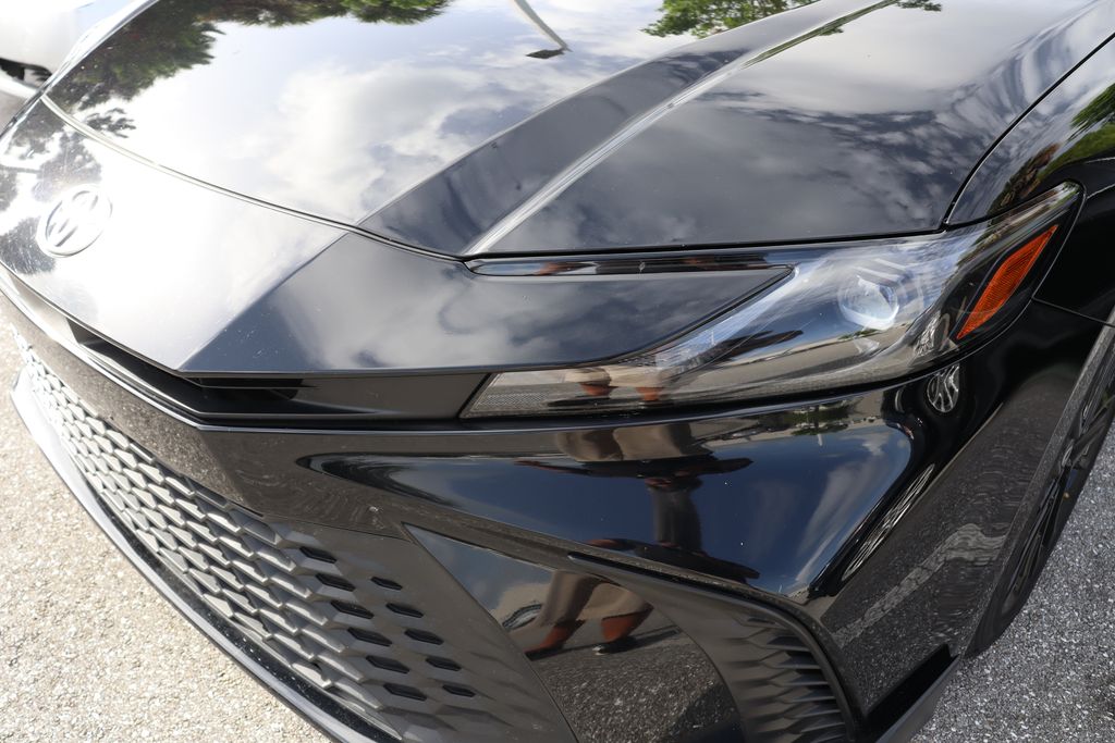 Thumbnail: 2025 Toyota Camry - 3