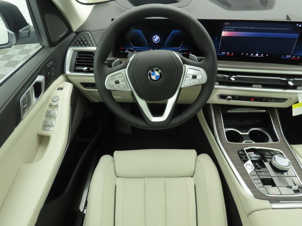Thumbnail: 2026 BMW X7 - 10