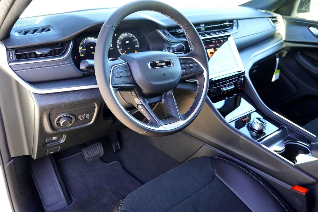 New Car 2025 Jeep Grand Cherokee L  Altitude X For Sale Under $40,000 In Taylor, Texas