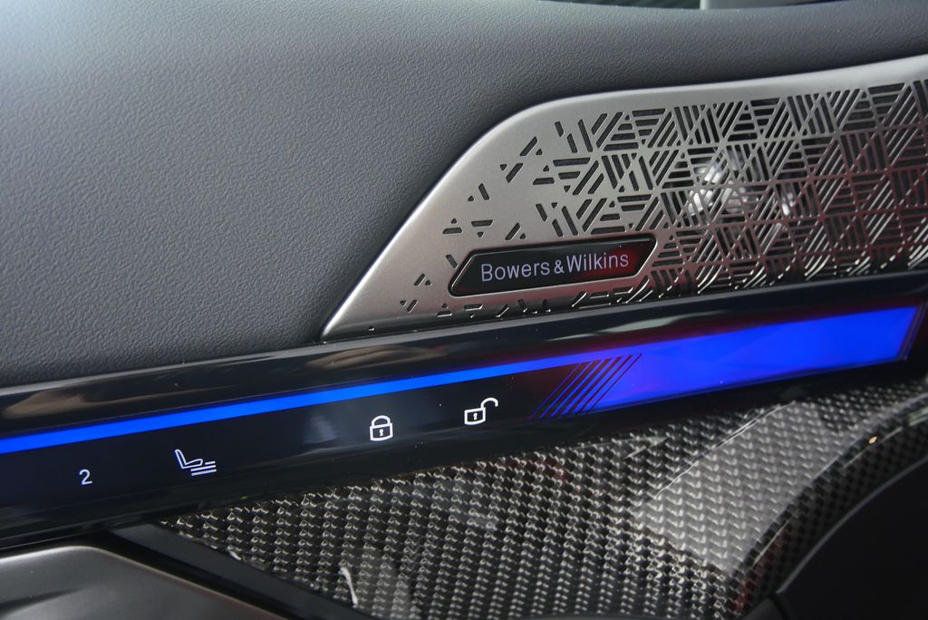 Thumbnail: 2026 BMW M5 - 11