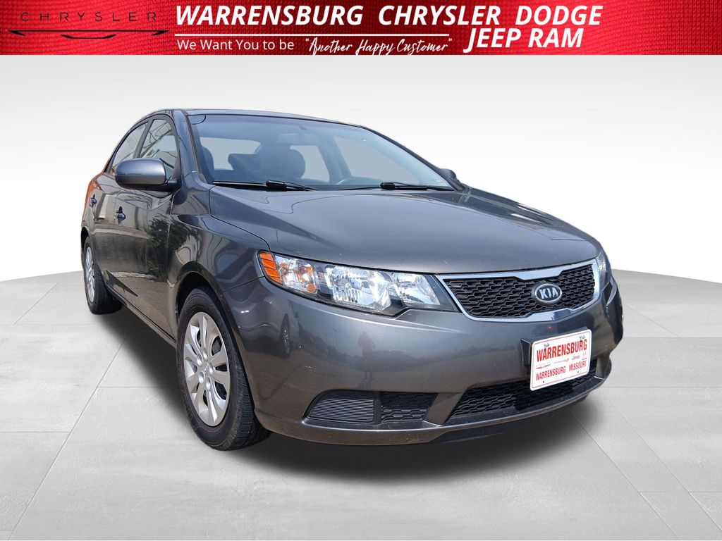 Gunmetal Gray Pearl Metallic 2013 Kia Forte Sedan Front-Wheel Drive 6-Speed Automatic Overdrive