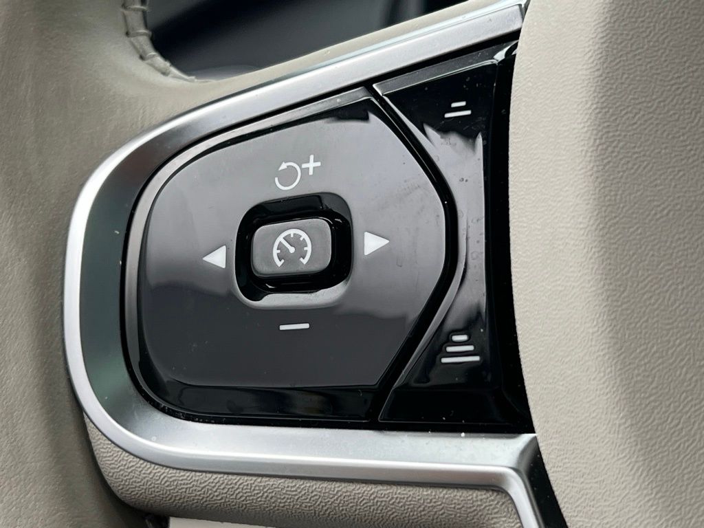 Thumbnail: 2024 Volvo XC90 - 21