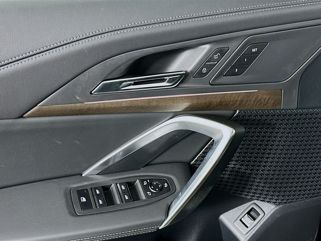 Thumbnail: 2025 BMW X1 - 20