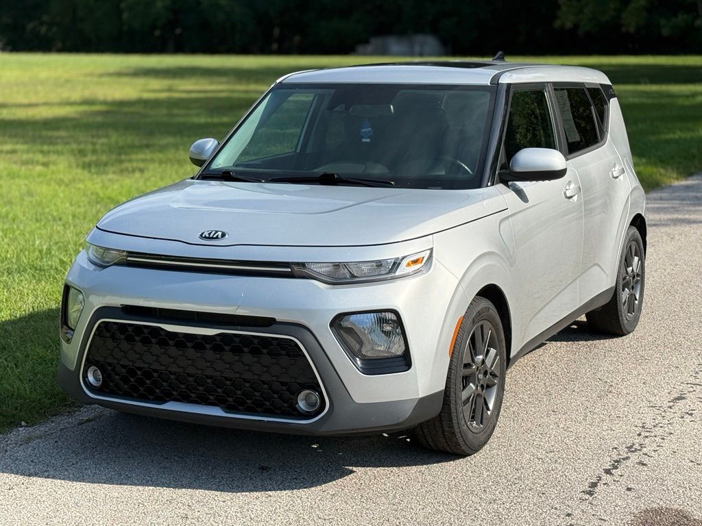Sparkling Silver 2021 Kia Soul SUV / Crossover Front-Wheel Drive Continuously Variable Transmission