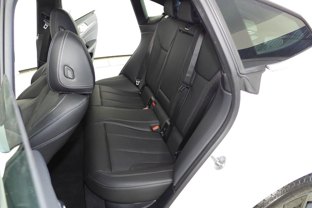 Thumbnail: 2023 BMW i4 - 21