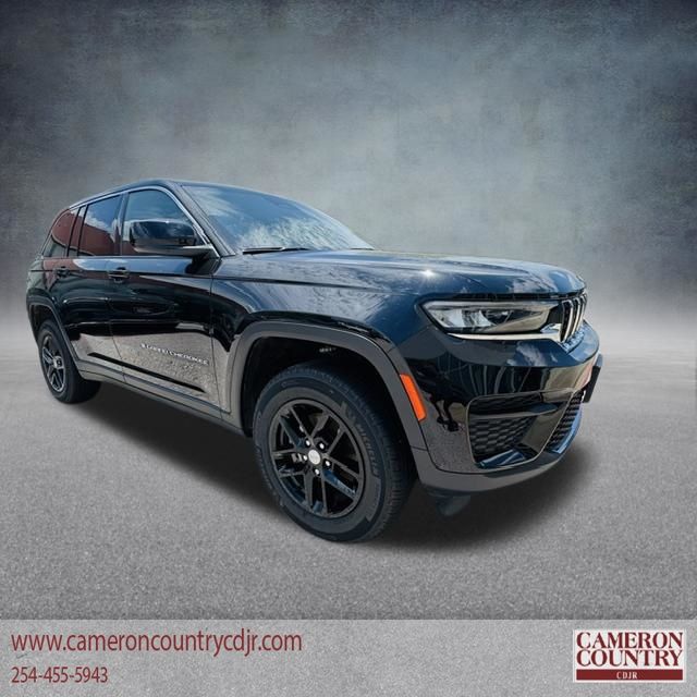 2025 Jeep Grand Cherokee Laredo 4WD