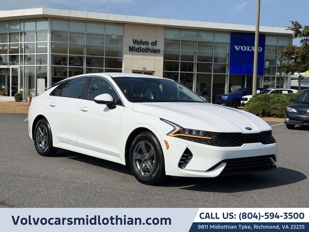 Glacial White Pearl 2021 Kia K5 Sedan Front-Wheel Drive 8-Speed Automatic