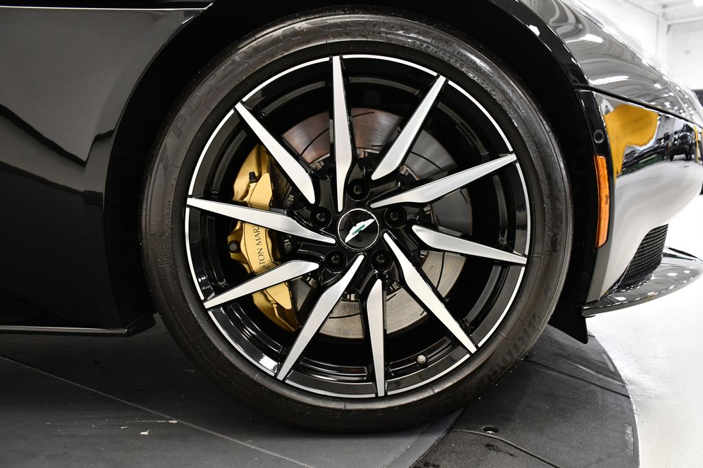 Thumbnail: 2020 Aston Martin DB11 - 19