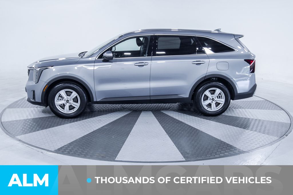 Used 2024 Silver Kia LX image 4
