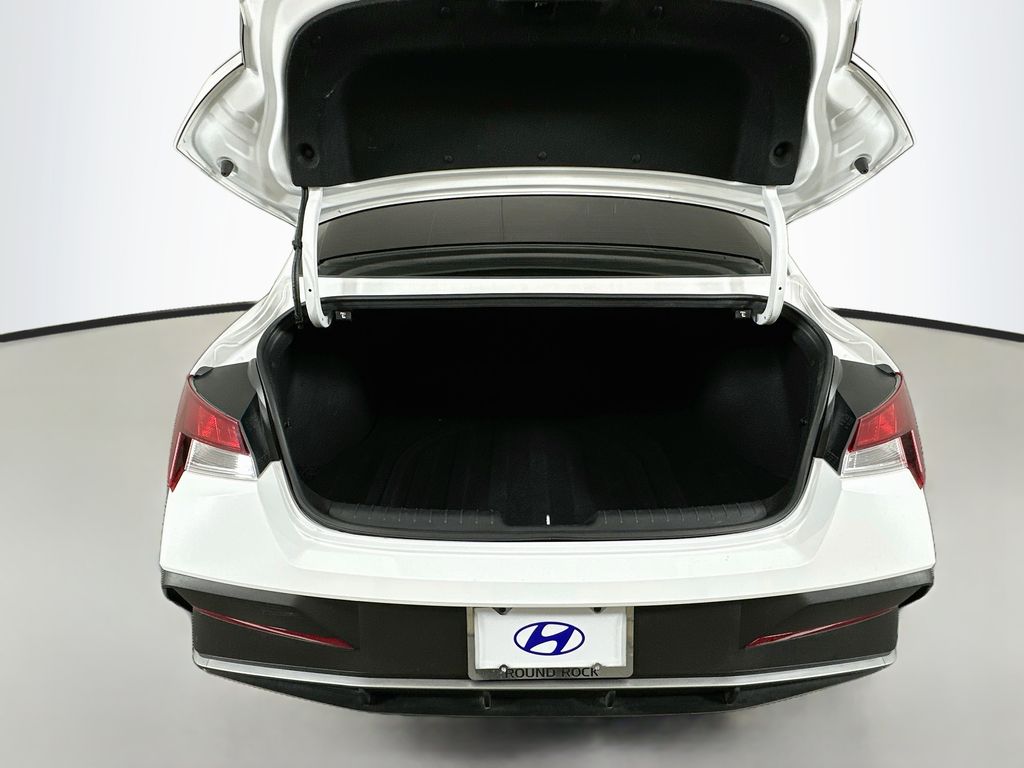 Thumbnail: 2025 Hyundai Elantra - 23