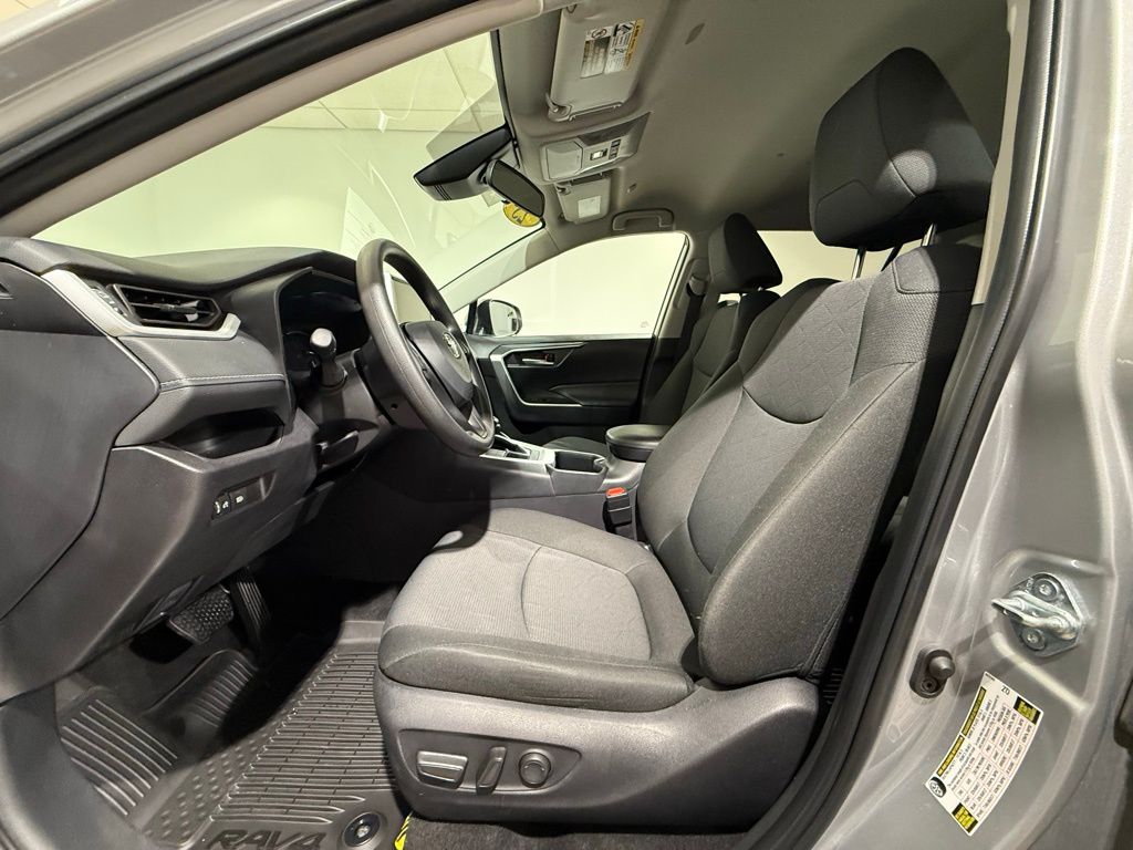 Thumbnail: 2025 Toyota RAV4 - 13