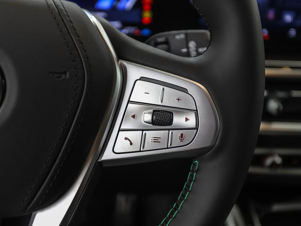 Thumbnail: 2026 BMW X7 - 13