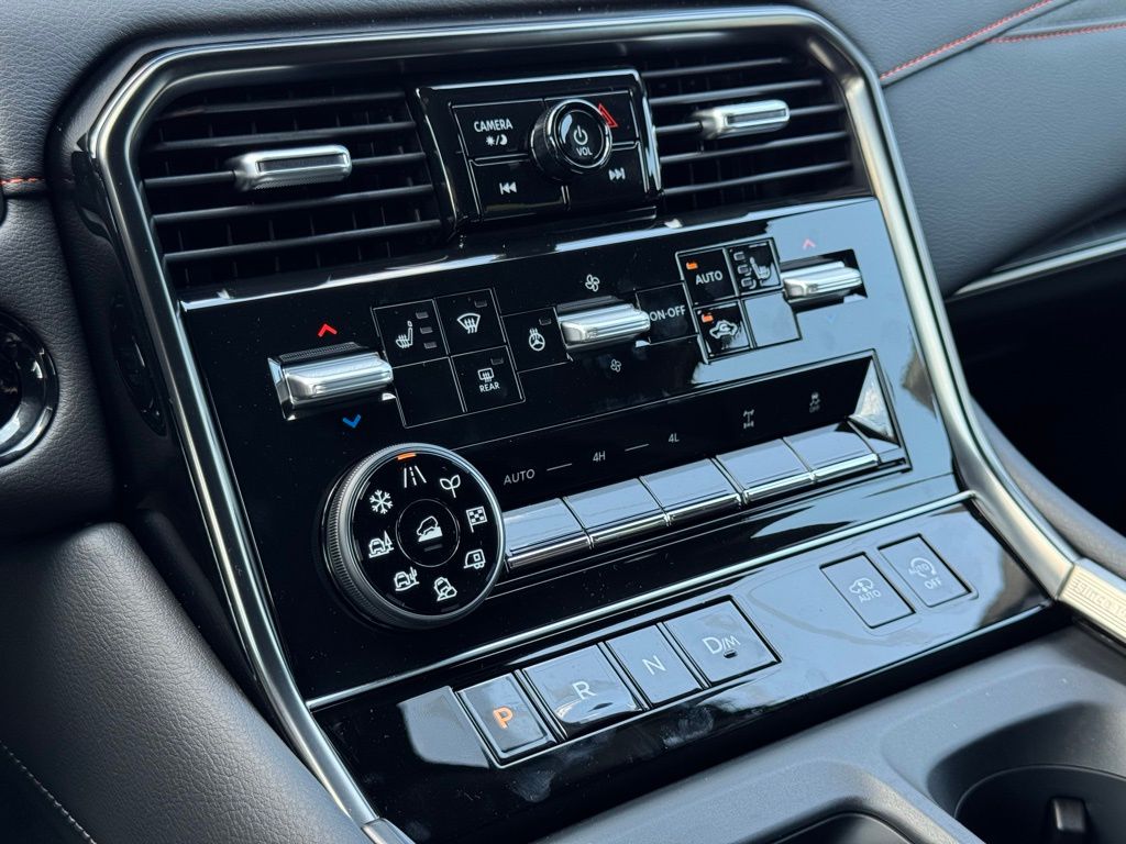 2025 Nissan Armada PRO-4X - Photo 31