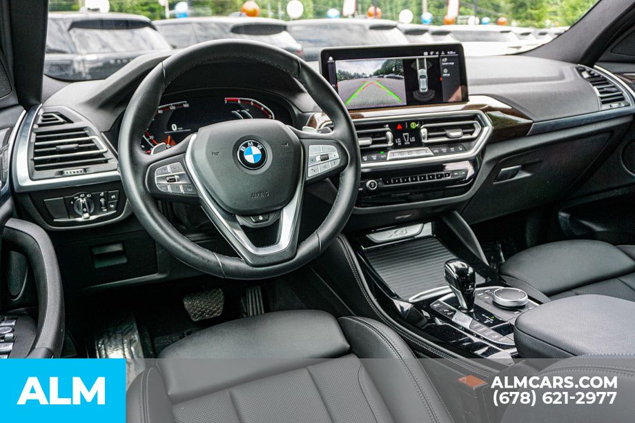 Used 2025 Black BMW xDrive30i image 27