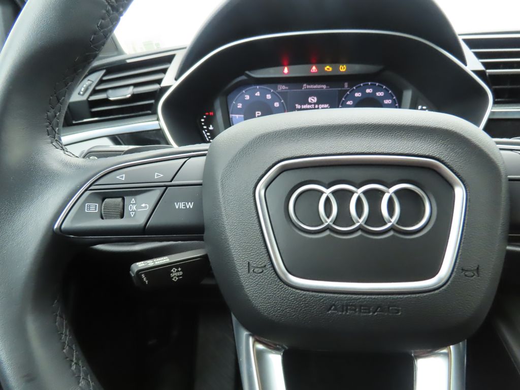 Thumbnail: 2023 Audi Q3 - 11