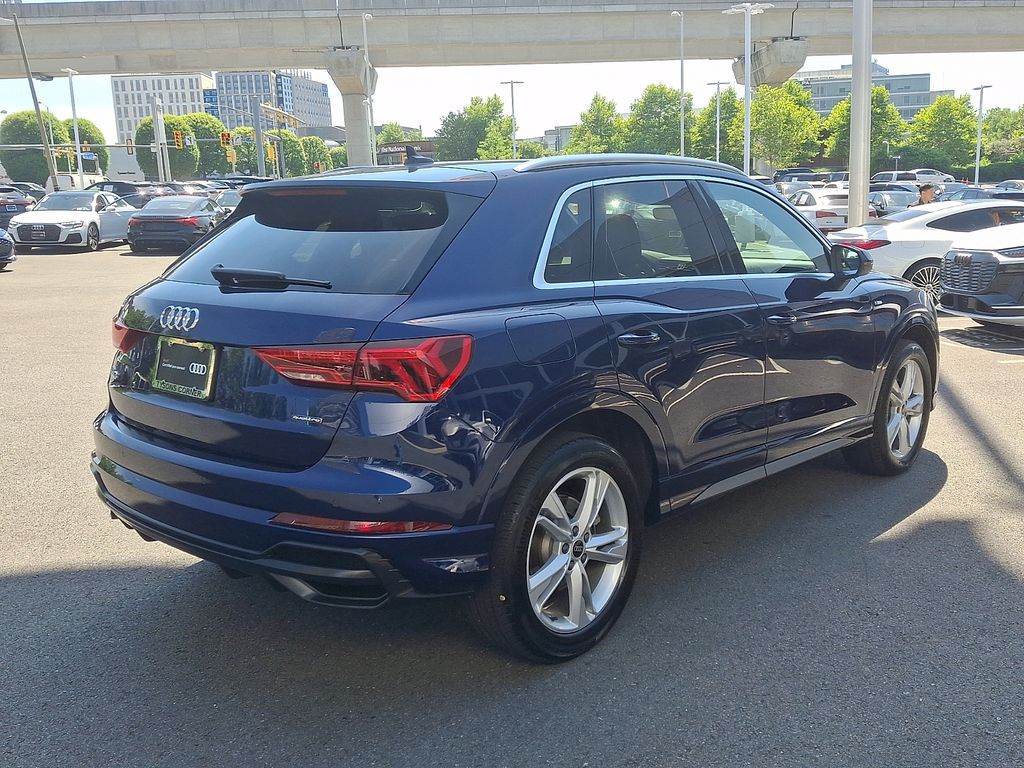 Thumbnail: 2021 Audi Q3 - 4
