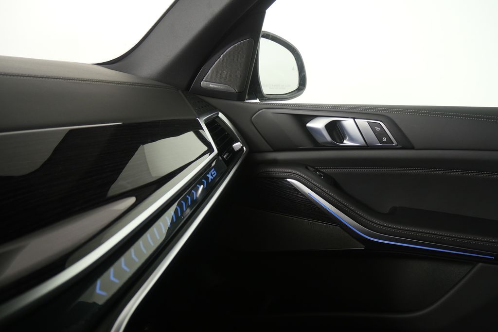 Thumbnail: 2026 BMW X5 - 24