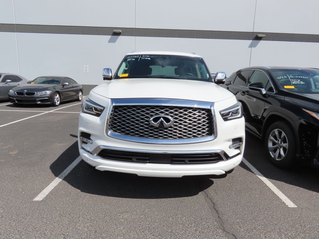2019 INFINITI QX80 Luxe 2