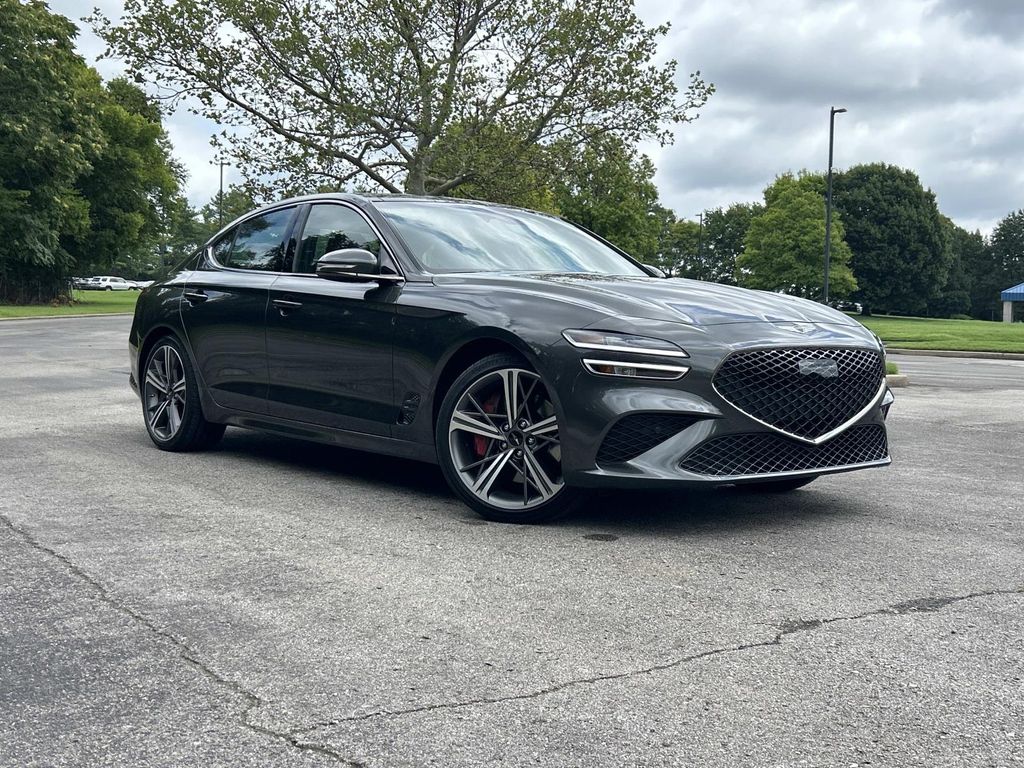 Makalu Gray 2025 Genesis G70 Sedan Rear-Wheel Drive 8-Speed Automatic