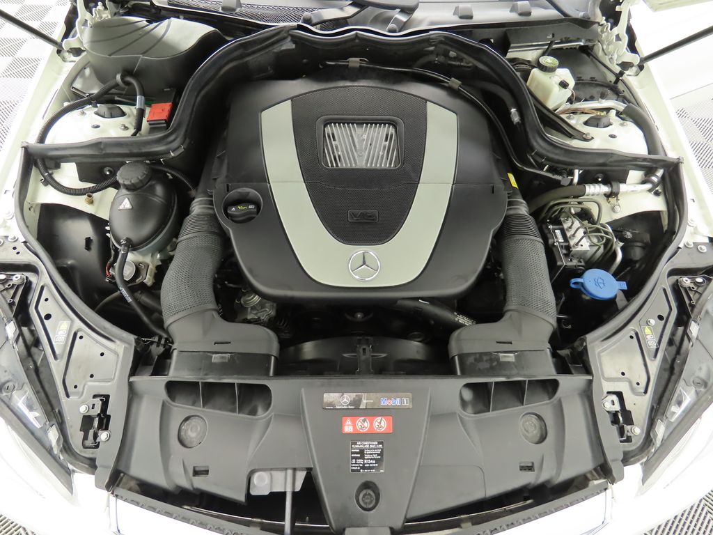 Thumbnail: 2010 Mercedes-Benz E-Class - 28