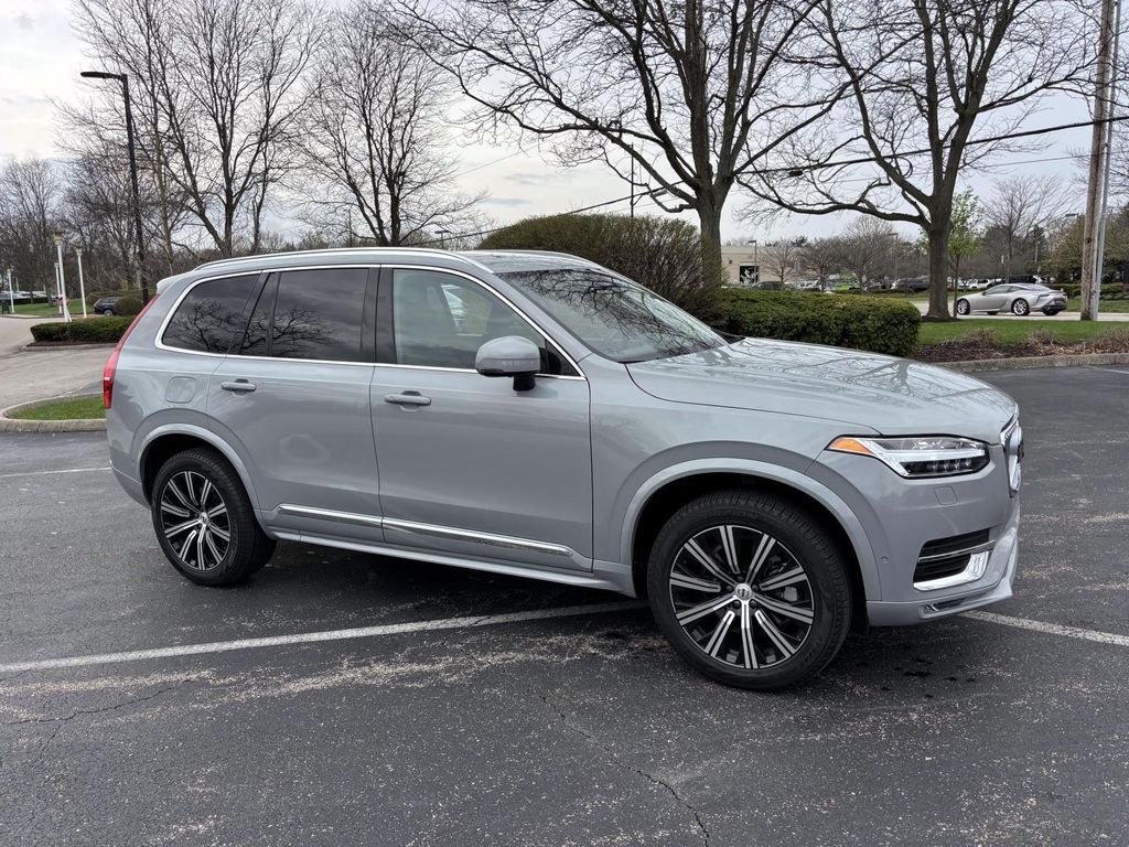 /2025 Volvo XC90