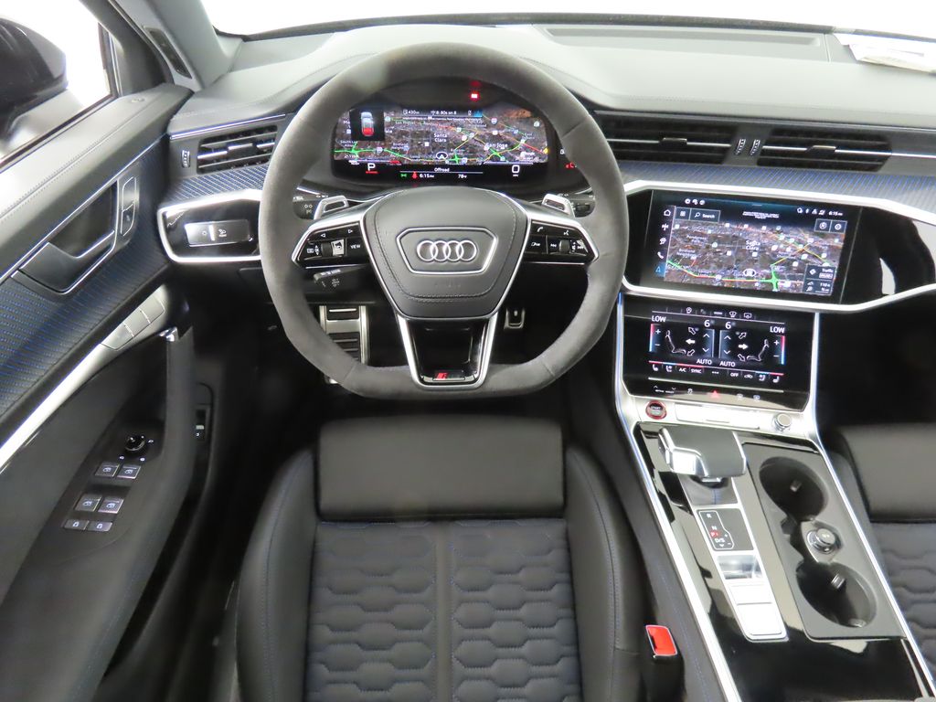 Thumbnail: 2025 Audi RS 6 - 11