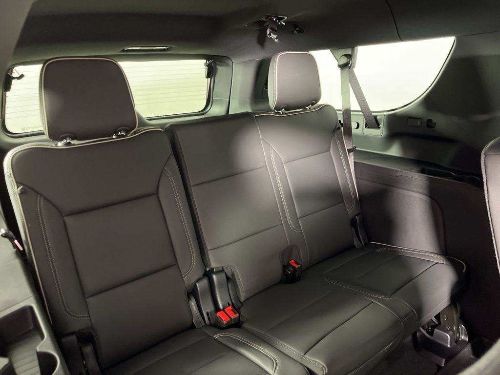 2025 Chevrolet Suburban Premier 10