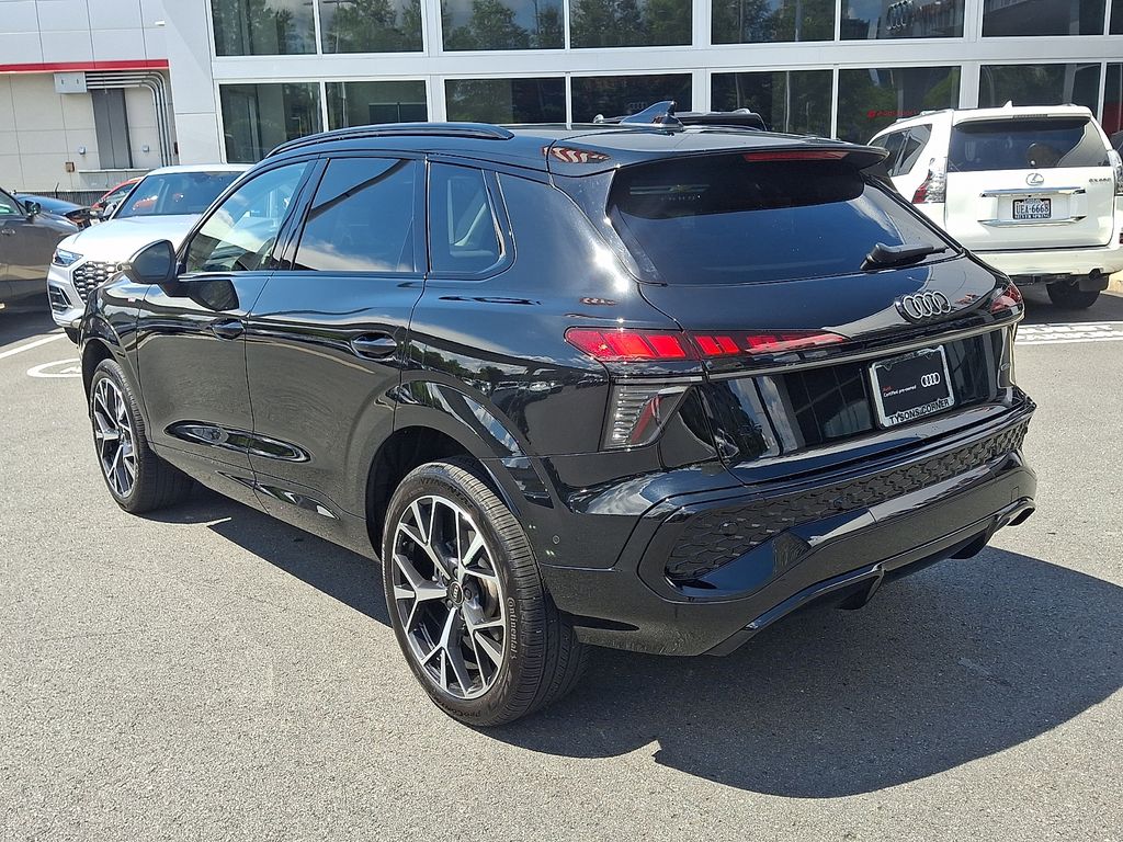 Thumbnail: 2026 Audi Q3 - 6