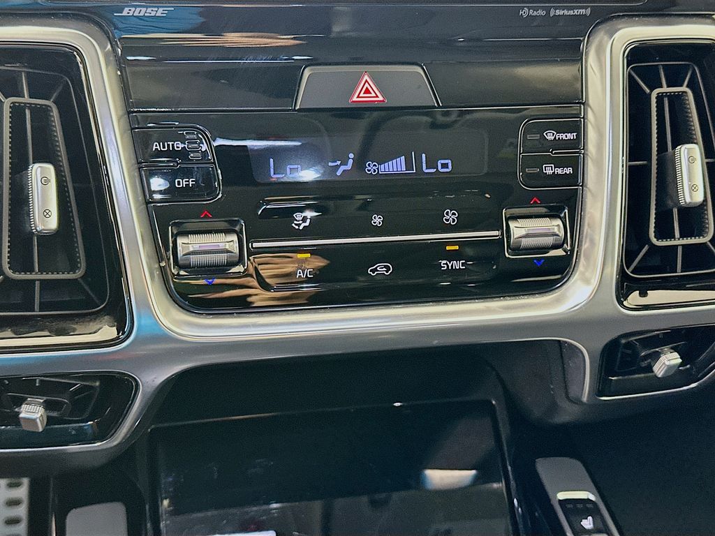 Thumbnail: 2023 Kia Sorento - 16