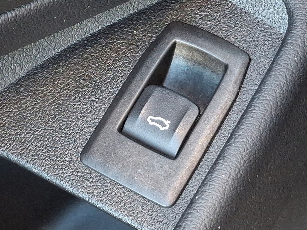 Thumbnail: 2023 BMW 3 Series - 27