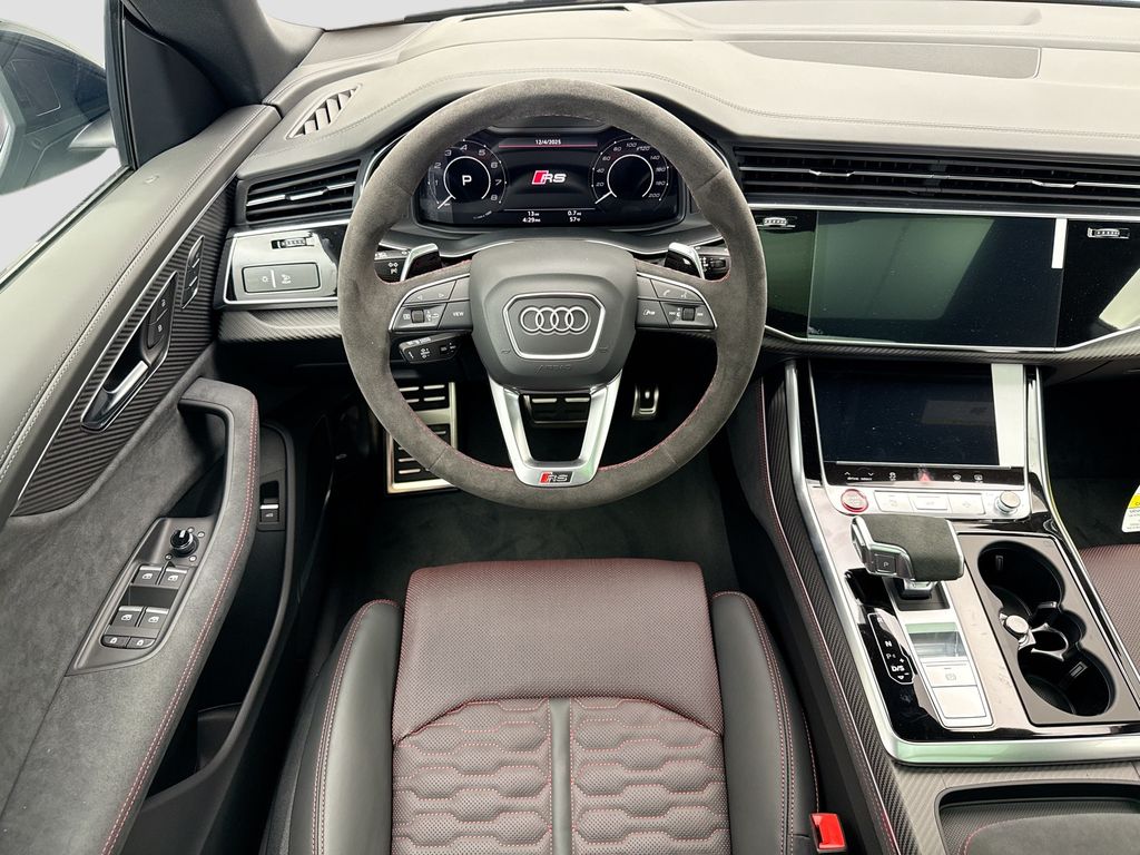 Thumbnail: 2026 Audi RS Q8 - 11