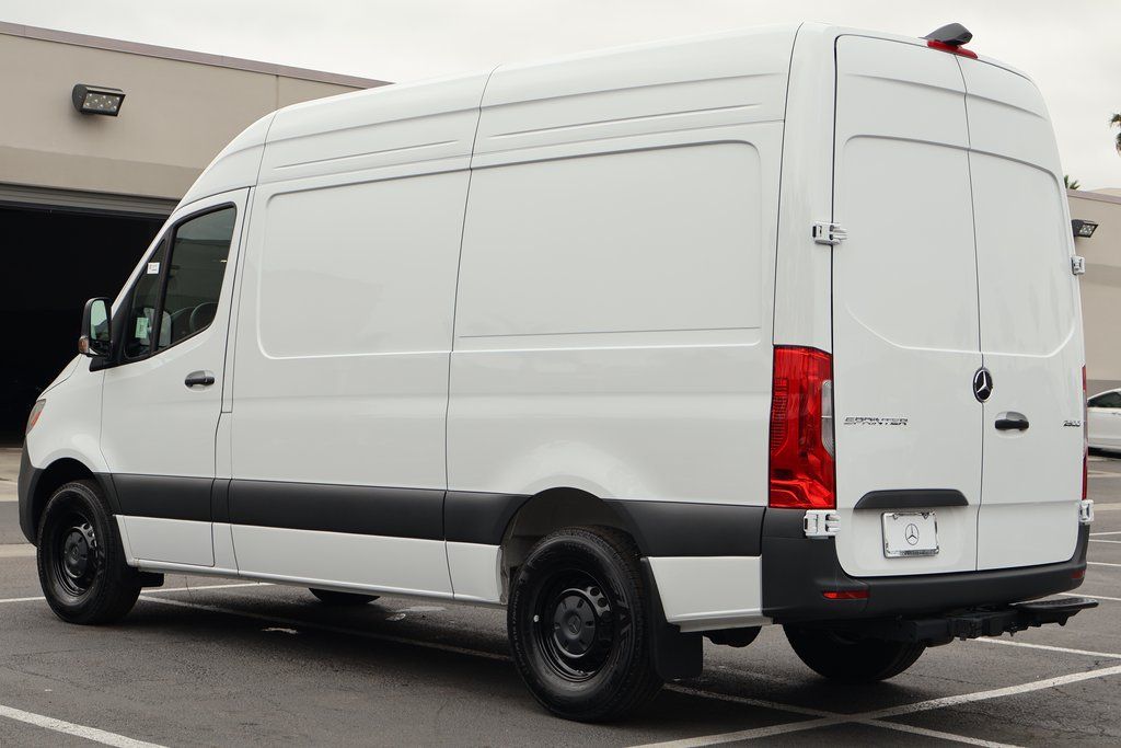 Thumbnail: 2025 Mercedes-Benz Sprinter - 2