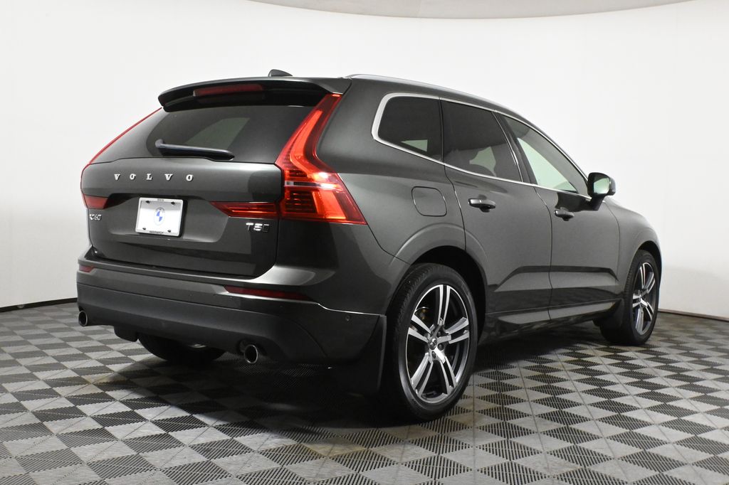 Thumbnail: 2018 Volvo XC60 - 7