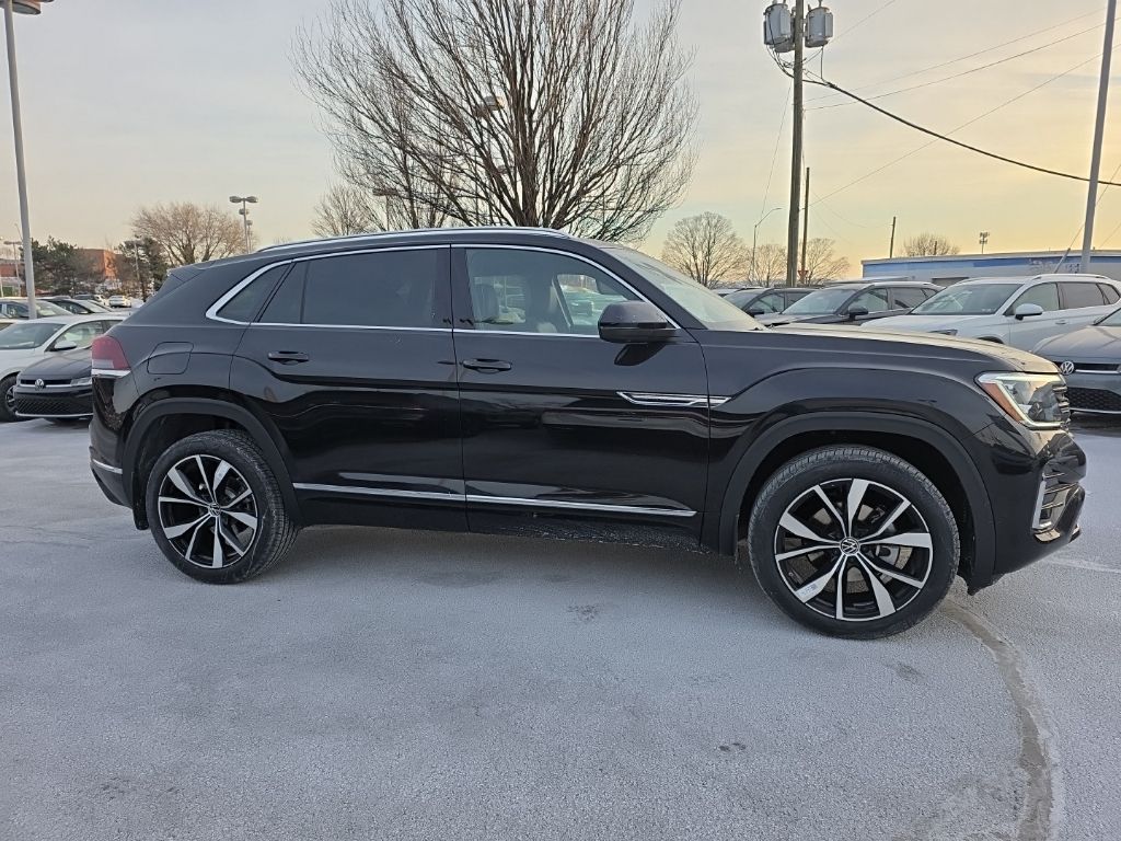 2026 Volkswagen Atlas Cross Sport 2.0T SEL Premium R-Line - 3