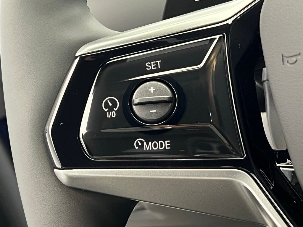 Thumbnail: 2026 BMW 5 Series - 18