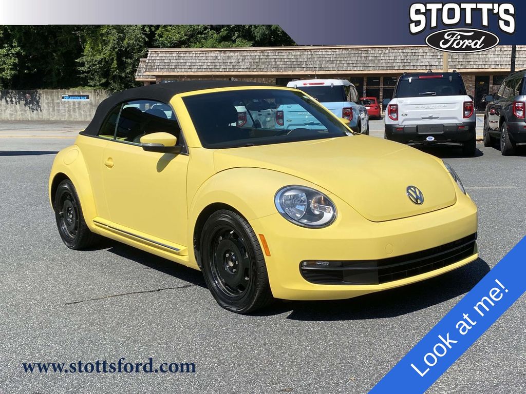 2013 Volkswagen Beetle 2.5L Convertible