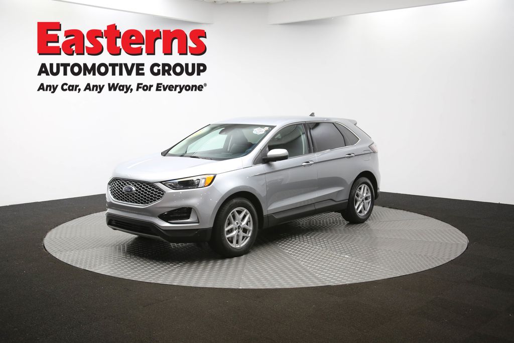 Used 2024 Silver Ford SEL image 55