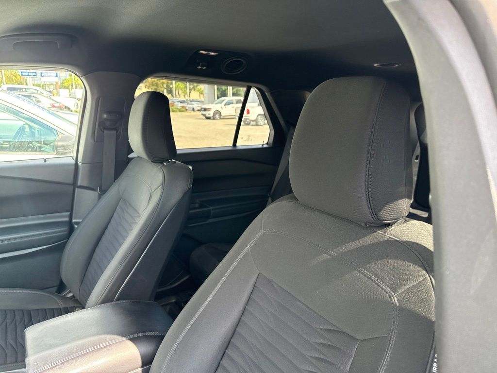 Used 2020 Silver Ford XLT image 2