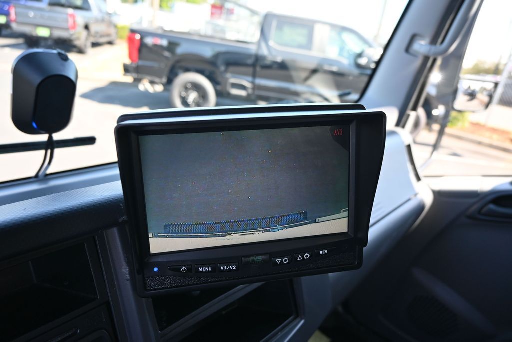 2013 Isuzu NPR DSL REG AT ECO-MAX 