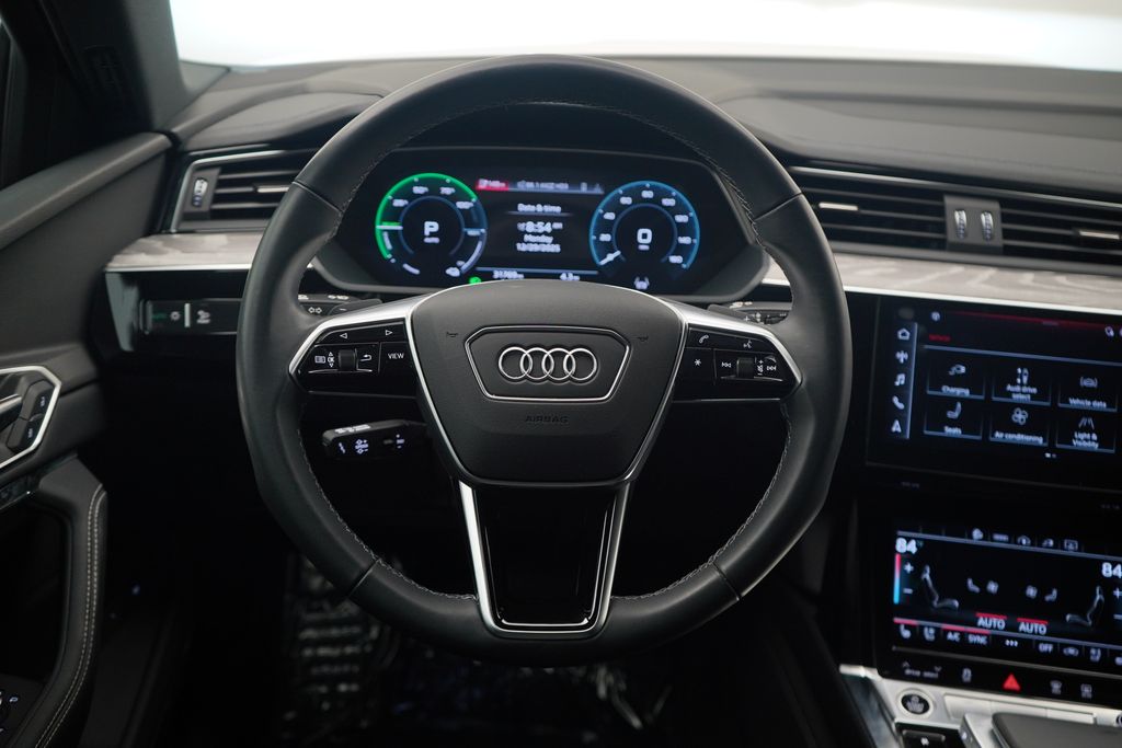 Thumbnail: 2024 Audi Q8 e-tron - 9