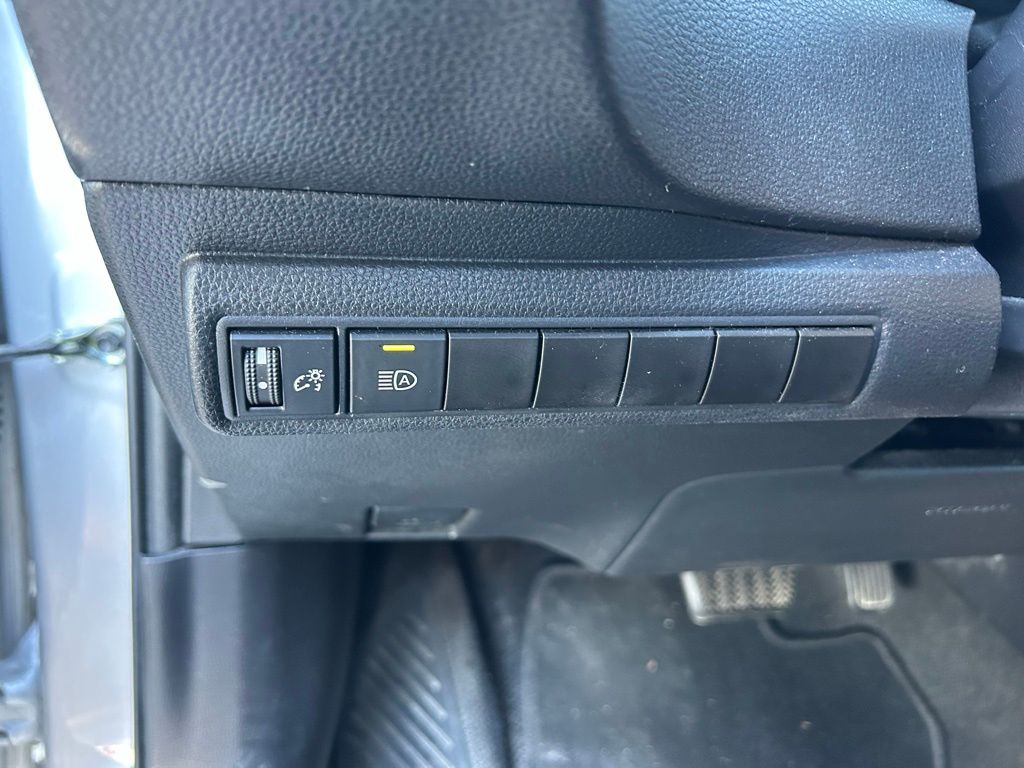 Thumbnail: 2022 Toyota Corolla - 17