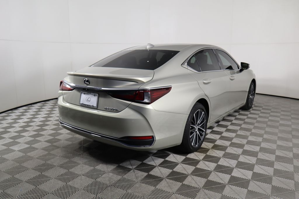2025 Lexus ES Hybrid 300h 5