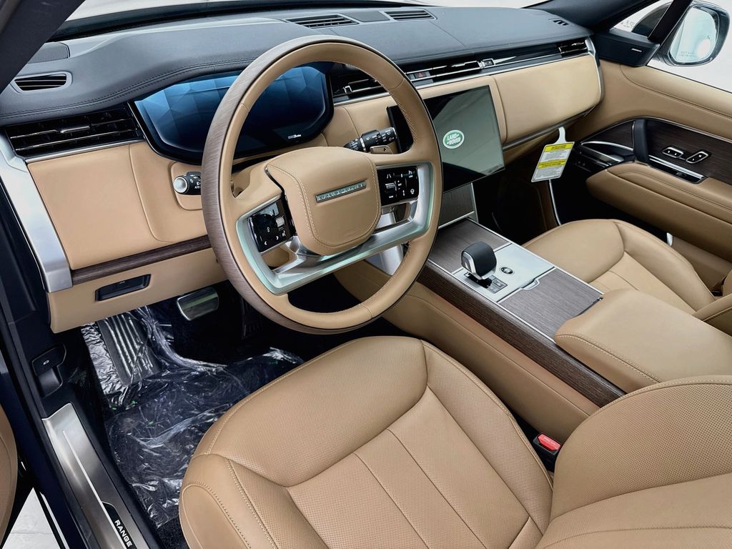 Thumbnail: 2026 Land Rover Range Rover - 10