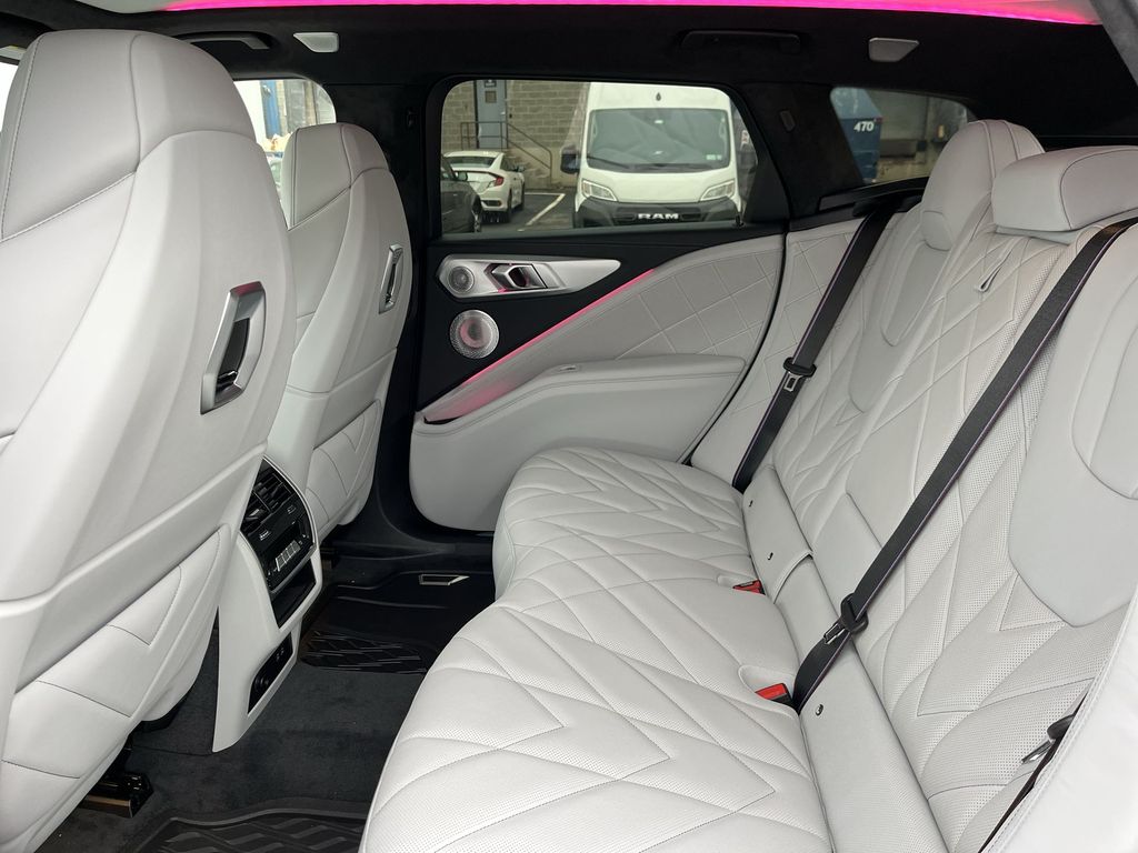 Thumbnail: 2026 BMW XM - 22